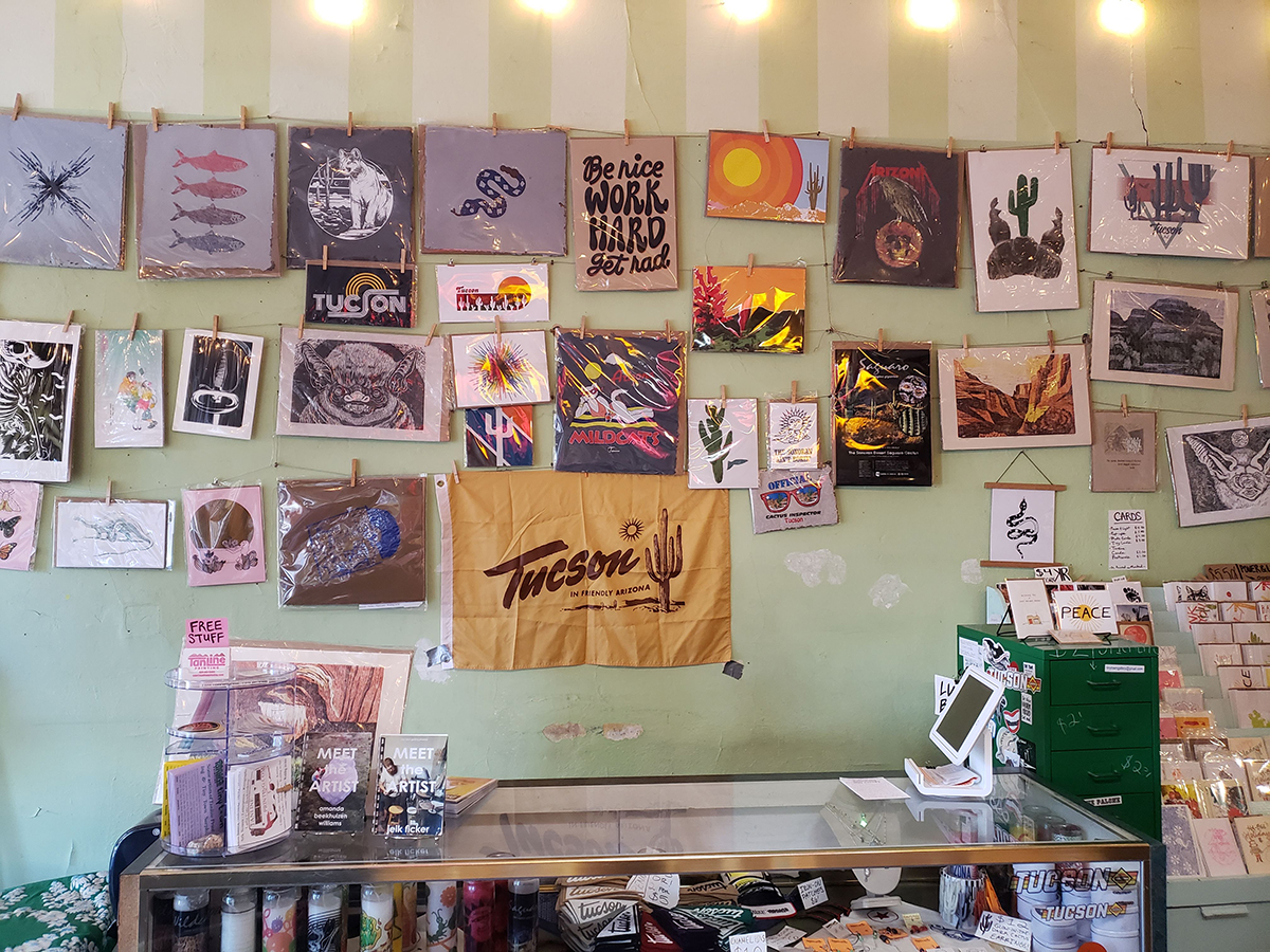 Print wall and a Flag